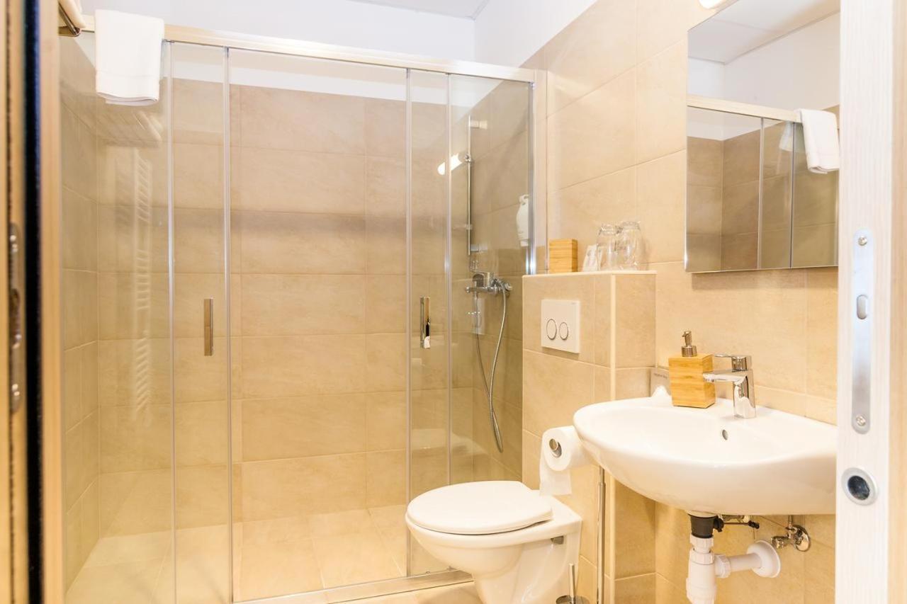 Via Domus Hotel สปลิท ภายนอก รูปภาพ