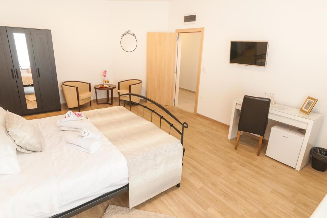 Via Domus Hotel สปลิท ภายนอก รูปภาพ
