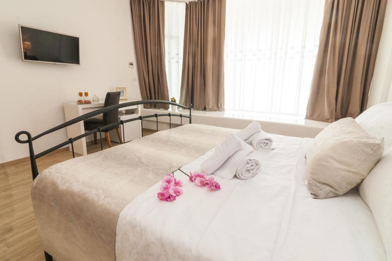 Via Domus Hotel สปลิท ภายนอก รูปภาพ